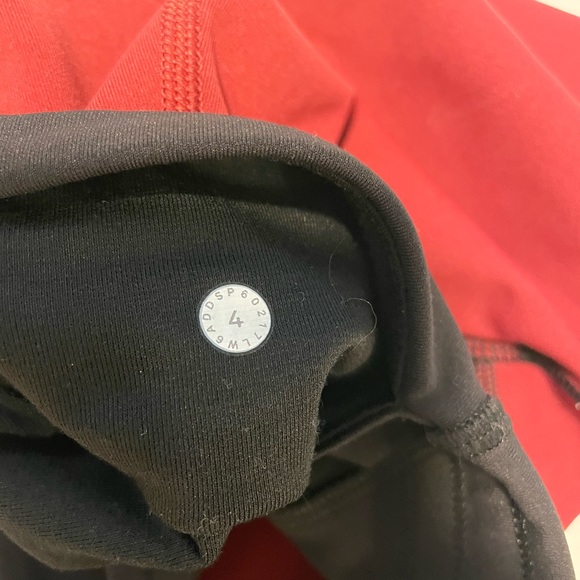 Lululemon crop Train Times So Merlot with Bennetton sweater - Picture 4 of 12